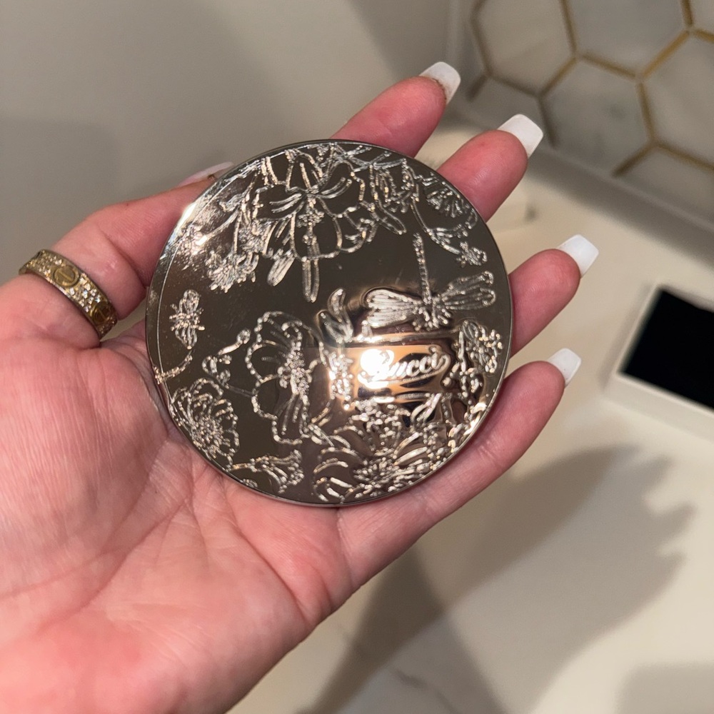 New Gucci Silver Flora Compact Mirror - Picture 9 of 12